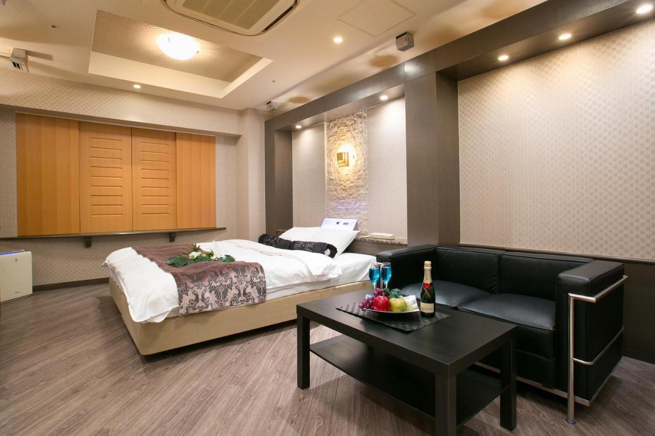 Hotel Axis -アクシス- (Adults Only) Osaka Bagian luar foto