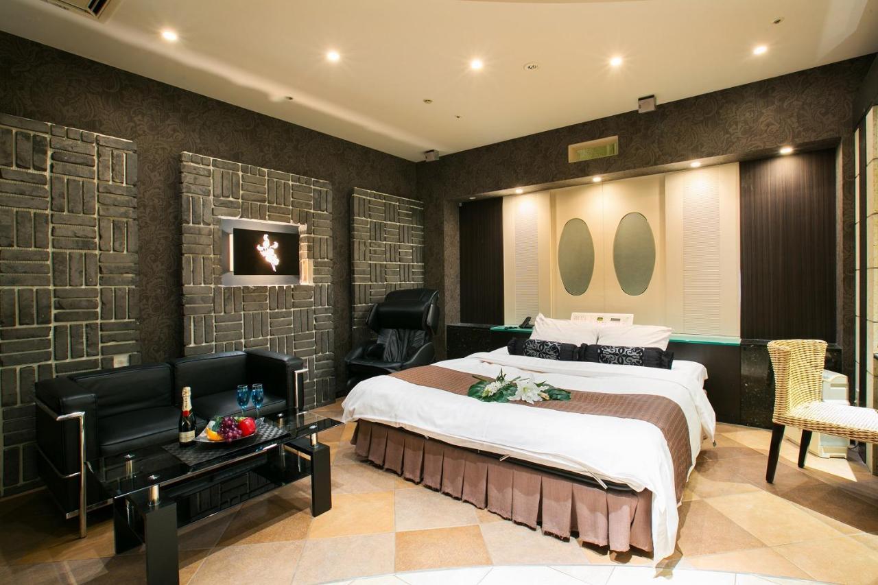 Hotel Axis -アクシス- (Adults Only) Osaka Bagian luar foto