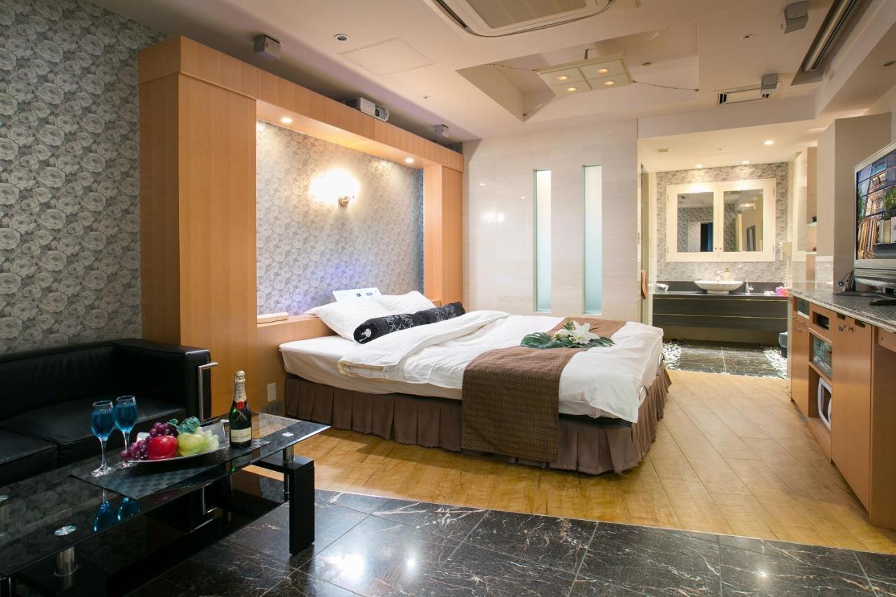 Hotel Axis -アクシス- (Adults Only) Osaka Bagian luar foto
