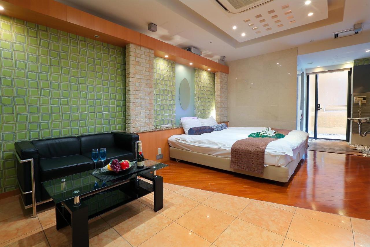 Hotel Axis -アクシス- (Adults Only) Osaka Bagian luar foto