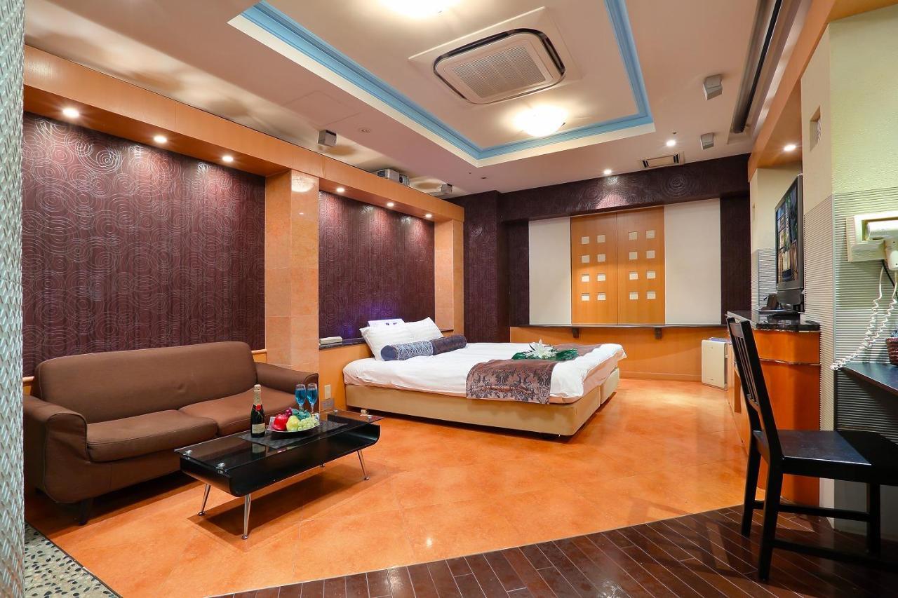 Hotel Axis -アクシス- (Adults Only) Osaka Bagian luar foto